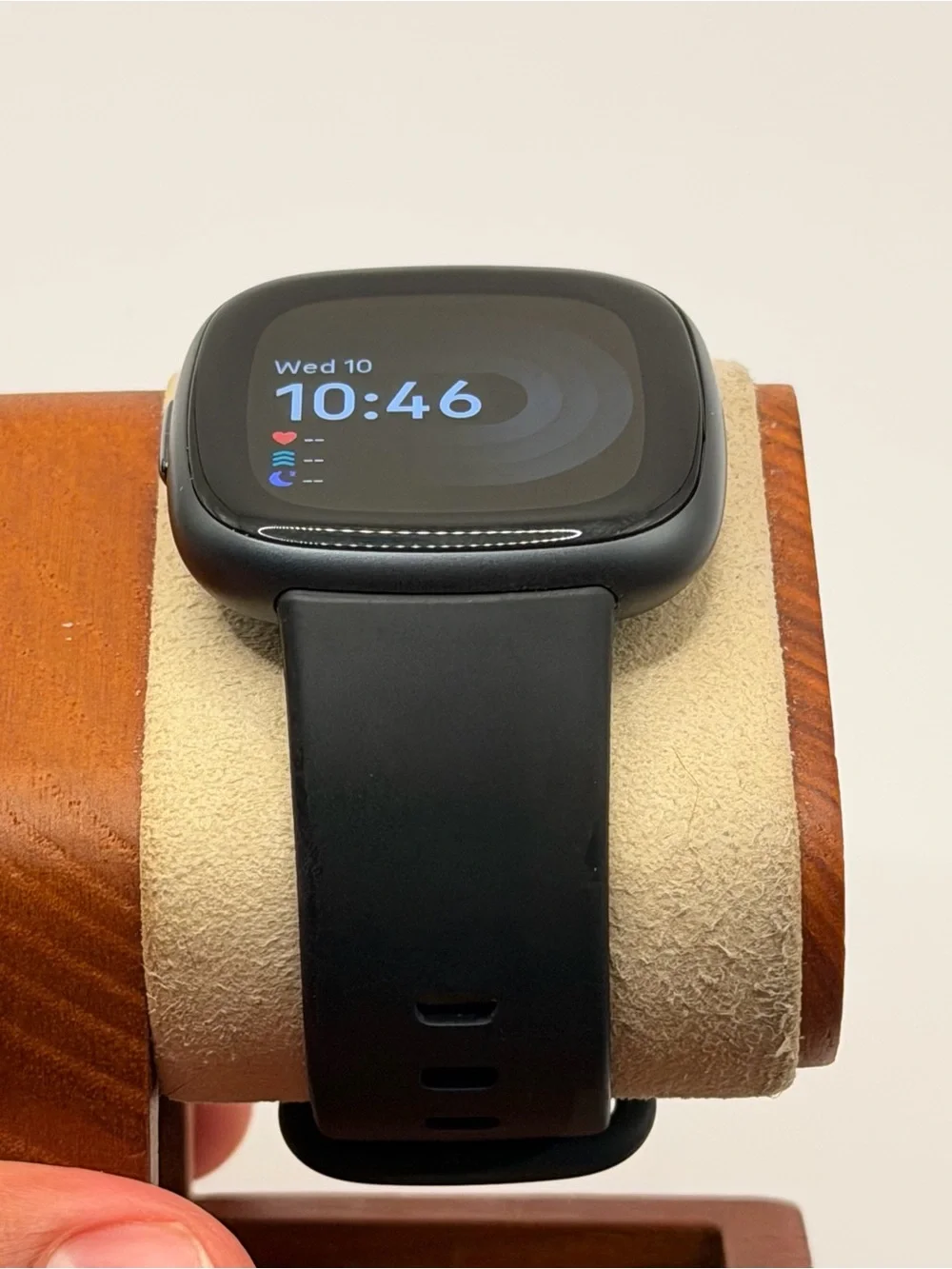 Fitbit Versa 4, Tested, Very Good, Charger Included, Black, Smartwatch